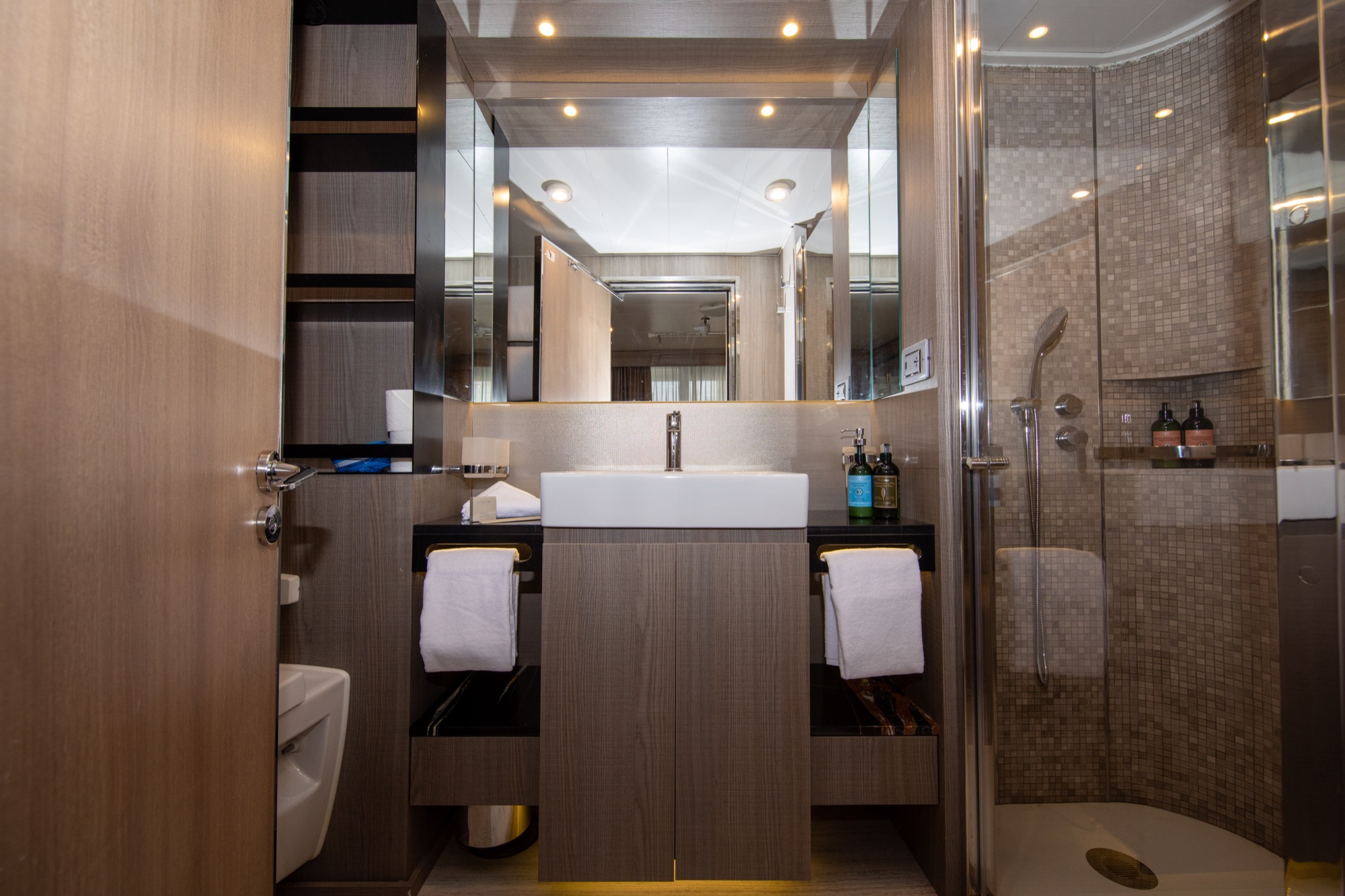 Quark Expeditions World Explorer Superior Suite 4.jpg